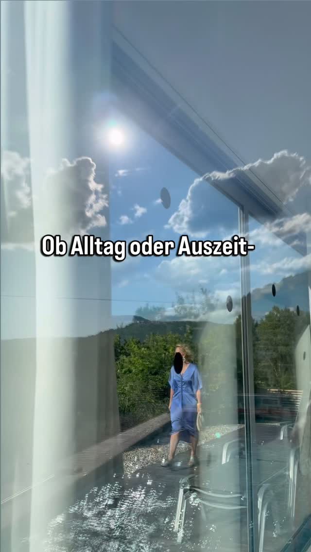 Wenn du denkst, es ist „nur ein normaler Tag“ – trag, was dich daran erinnert, wer du bist.
Dein Stil ist kein Extra.
Er ist ein tägliches Versprechen an dich selbst.
Der Effekt ist grandios. Du kommst bei dir an, fühlst dich dadurch viel frischer und energetischer.
Celebrate YOU.
Weil dein Stil mehr ist als schön – er ist Ausdruck deiner Identität.
Sichere dir eines der letzten freien 5 Identity Coachings in diesem Jahr. Start: ab Oktober
Colour/ Style / Kleiderschrankcheck plus Personal Shopping plus so viele Extras, die dir bei deiner Styletransformation helfen.
#identitycoaching #stylegoals #styleformen #styleforwomen #personalshopping #colourcombination #colourcoaching #identitystyling