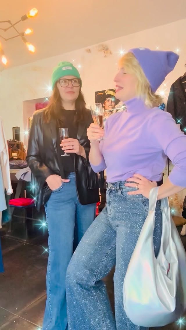 Der Styling Sunday geht in Runde zwei!
Fashion x Personal Styling.
Berlin Vibe x individuelle Identität.
Freu dich auf eine exklusive, weihnachtliche Stimmung mit Feuerschale, Drinks und vielen inspirierenden Style-Impulsen.
7.12. 14.-17 Uhr. Ort: Rau Berlin Gormannstraße 7 
Berlin Mitte
#styling #berlinfashion #exclusivshopping #identitystyling #colourandstyle